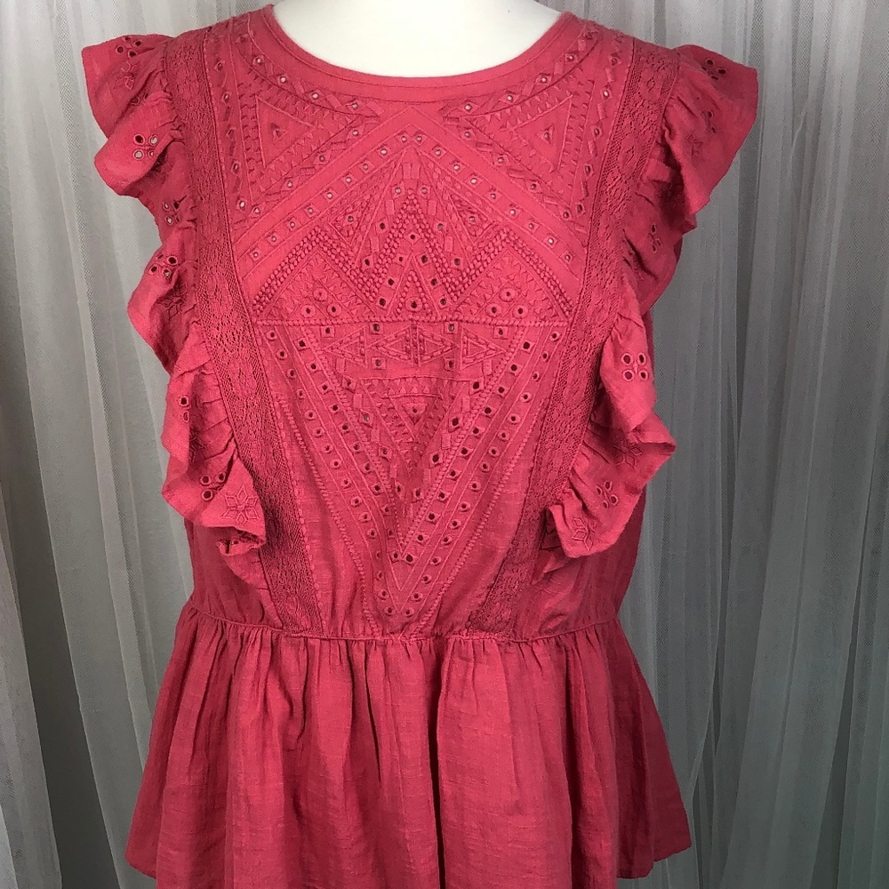 HINGE EYELET RUFFLE TOP SZ XL